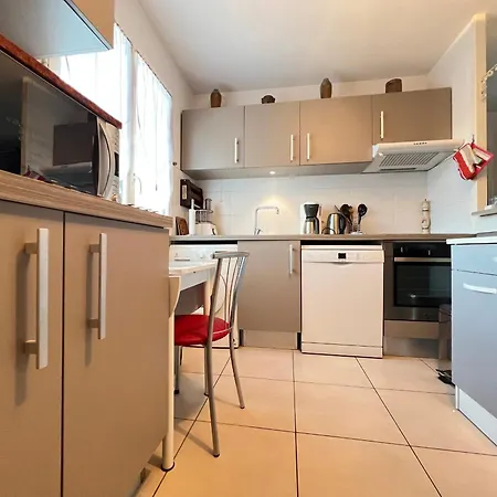 2 Chambres, Balcon, Parking A - Fr-1-474-273 Apartman *