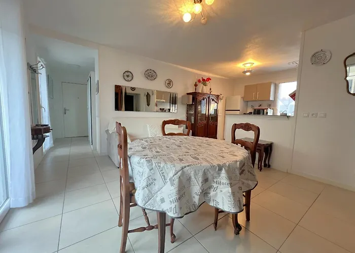 2 Chambres, Balcon, Parking A - Fr-1-474-273 דירה